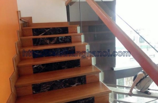 Mặt bậc cầu thang gỗ Sồi Mỹ